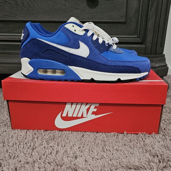 Nike Other - Nike Air Max 90 SE